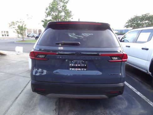 Used 2025 Toyota Grand Highlander AWD image 5