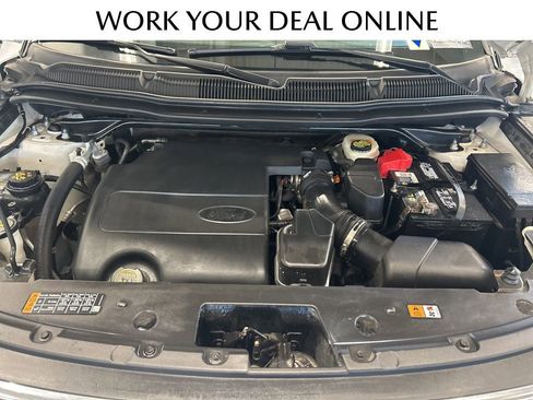 Used 2017 Ford Explorer XLT w/ Equipment Group 202A AWD/4WD image 19