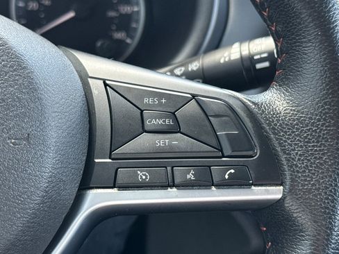 Used 2020 Nissan Kicks SR image 26