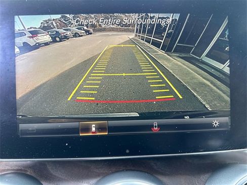 Used 2018 Mercedes-Benz GLC 300 4MATIC image 18