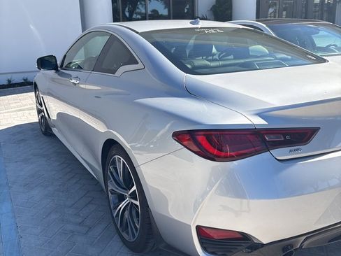 Used 2019 INFINITI Q60 3.0t Luxe w/ Essential Package image 4