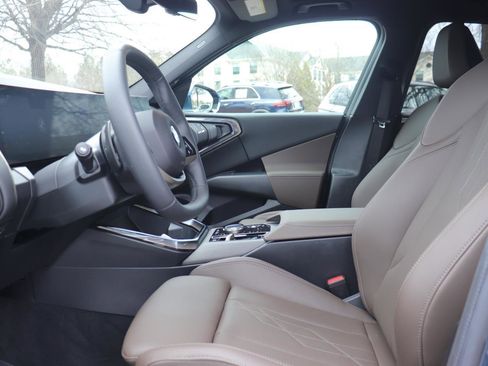 Used 2025 BMW X3 xDrive30i w/ Premium Package image 11