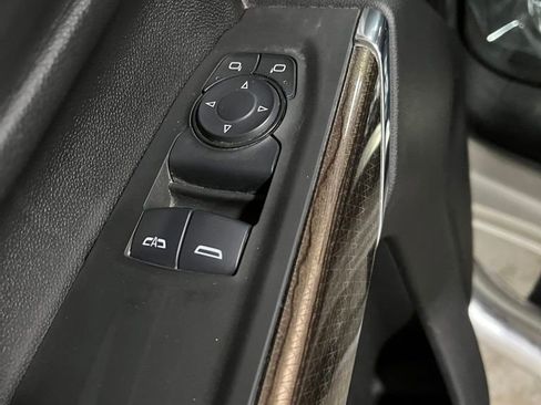 Used 2025 Chevrolet Silverado 3500 LT w/ Convenience Package image 14