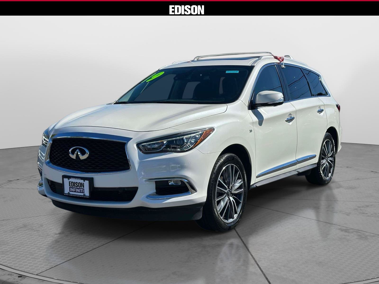 Used 2019 INFINITI QX60 Luxe w/ Sensory Package AWD/4WD image 2