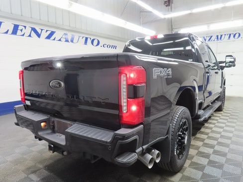 Used 2025 Ford F250 Lariat w/ Black Appearance Package image 4