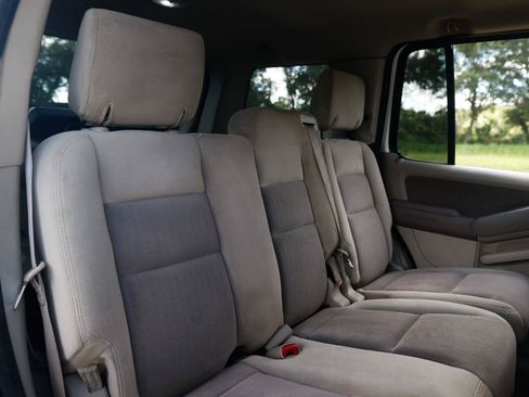 Used 2007 Ford Explorer XLT AWD/4WD image 14