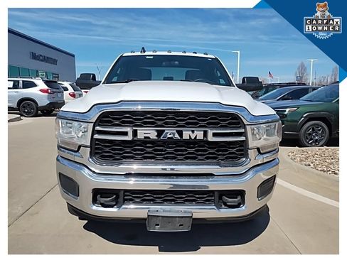 Used 2022 RAM 3500 Tradesman w/ Chrome Appearance Group AWD/4WD image 3