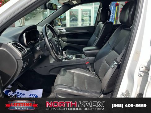 Used 2021 Jeep Grand Cherokee Limited w/ Luxury Group II RWD image 3