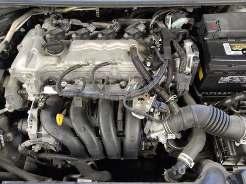 Used 2022 Toyota Corolla LE FWD image 30