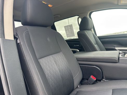 Used 2017 Nissan Titan SV AWD/4WD image 36