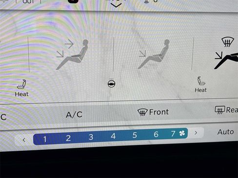 Used 2024 Jeep Wrangler Unlimited w/ Convenience Group image 31