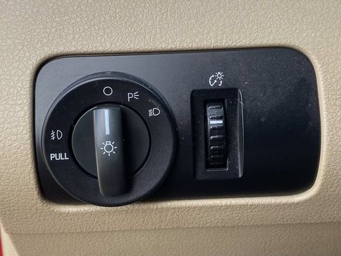 Used 2006 Ford Mustang GT Premium RWD image 30