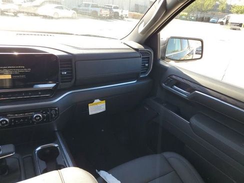 New 2026 GMC Sierra 1500 SLT w/ SLT Premium Plus Package image 17