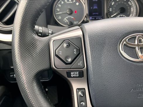 Used 2017 Toyota Tacoma SR5 w/ Tow Package RWD image 24