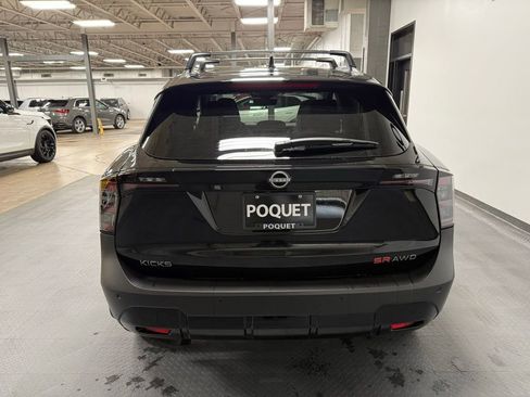 Used 2025 Nissan Kicks SR w/ SR Premium Package AWD/4WD image 5