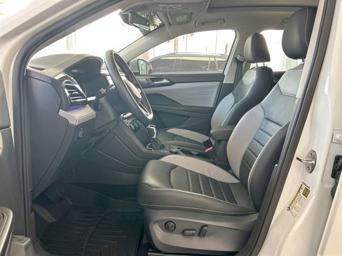 Certified 2024 Volkswagen Taos SEL AWD/4WD image 11