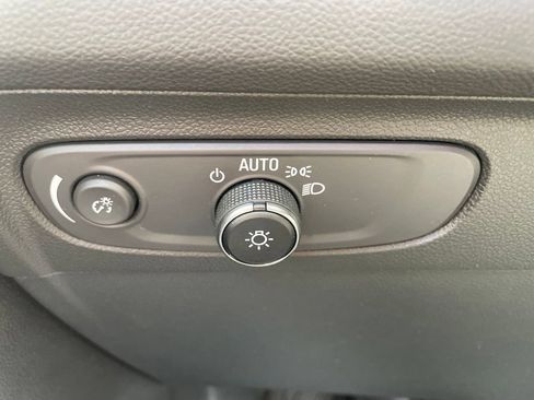 Used 2023 Buick Envision Preferred FWD image 18