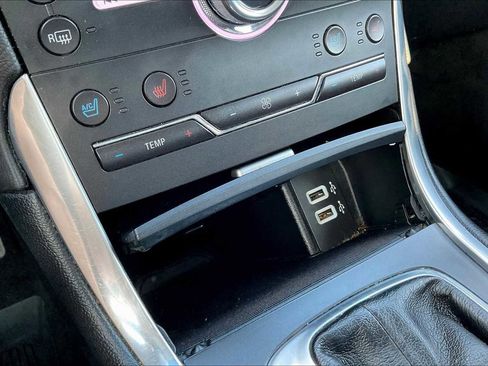Used 2017 Ford Edge Titanium w/ Equipment Group 302A image 31