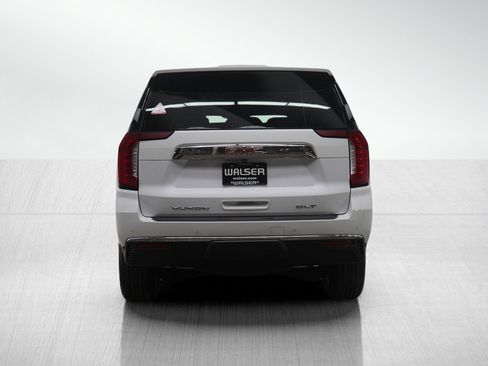 Used 2023 GMC Yukon XL SLT image 4