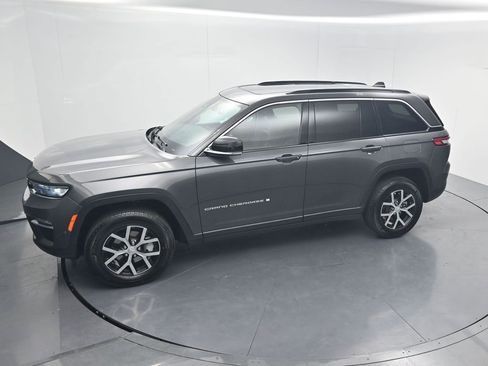 Used 2024 Jeep Grand Cherokee Limited w/ Trailer Tow Package AWD/4WD image 64