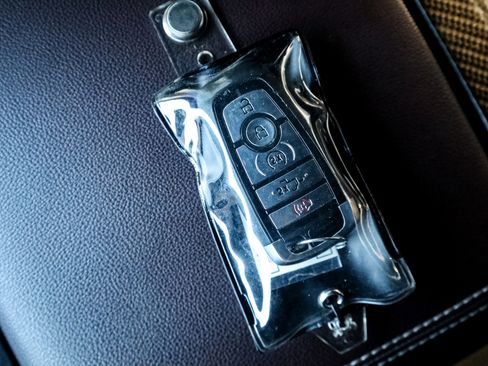 Used 2022 Ford F150 Lariat w/ Equipment Group 502A High image 35