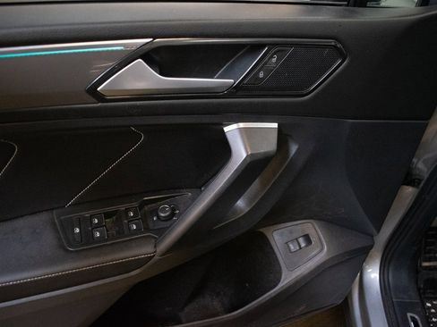 Used 2022 Volkswagen Tiguan SE R-Line image 21