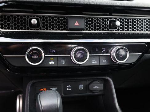 Used 2025 Honda Civic Sport image 26