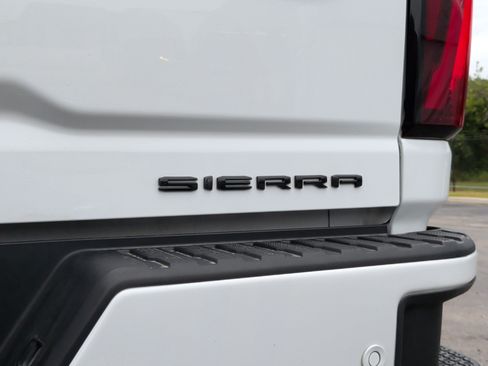 Used 2025 GMC Sierra 3500 Denali Ultimate AWD/4WD image 11