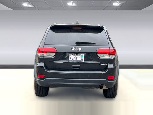 Used 2021 Jeep Grand Cherokee Laredo RWD image 5