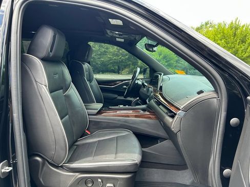 Used 2022 Cadillac Escalade ESV Premium Luxury w/ Performance Package AWD/4WD image 51
