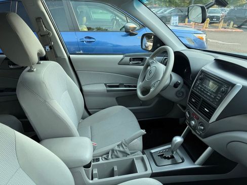 Used 2012 Subaru Forester 2.5X Premium AWD/4WD image 6