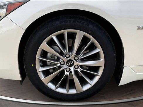 Used 2018 INFINITI Q50 Luxe w/ Essential Package (3.0T Luxe) image 9