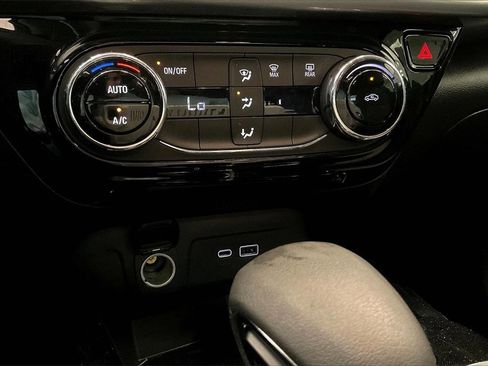 Used 2024 Chevrolet Trax LT image 23