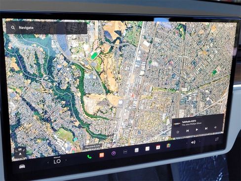 Used 2022 Tesla Model S image 17