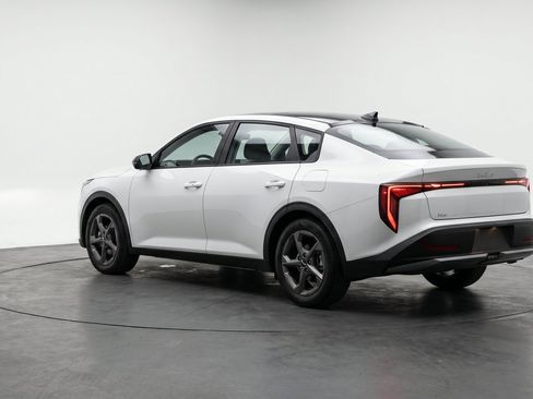 Used 2025 Kia K4 FWD image 6