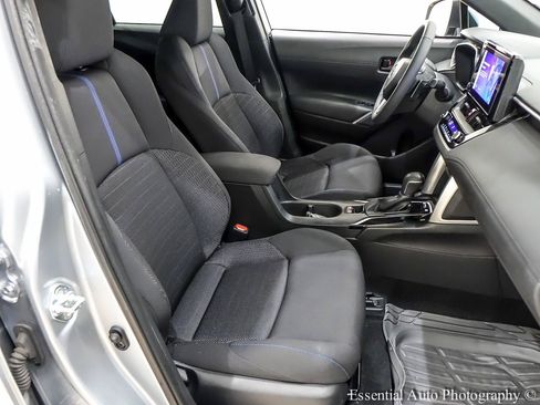 Used 2023 Toyota Corolla Cross AWD Hybrid image 30