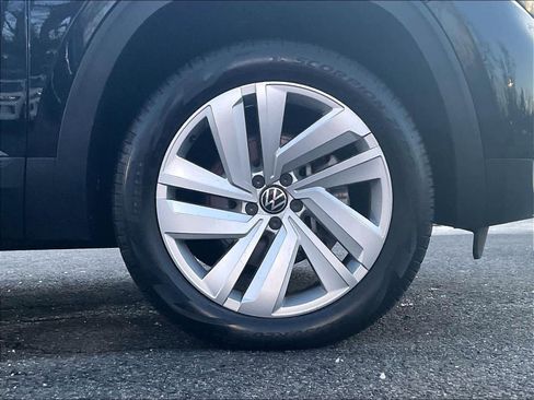 Certified 2022 Volkswagen Atlas Cross Sport SE image 7