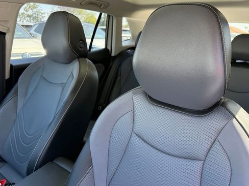 New 2026 Volkswagen Tiguan SE FWD image 15