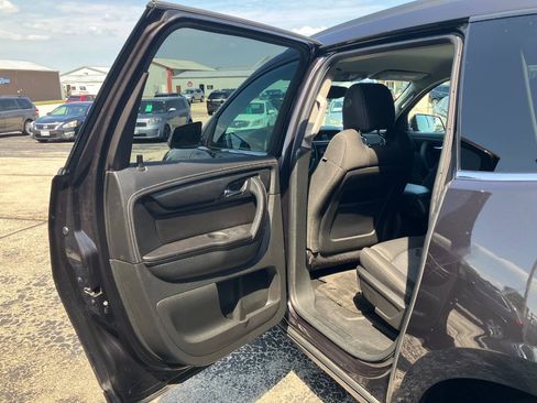 Used 2017 Chevrolet Traverse LT w/ Style and Technology Package AWD/4WD image 11