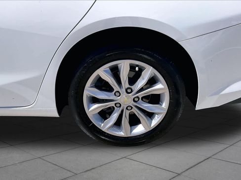 Used 2021 Chevrolet Malibu LT FWD image 11