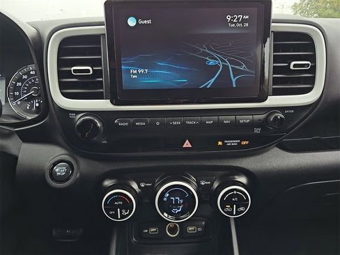 Used 2022 Hyundai Venue Limited w/ Cargo Package image 20