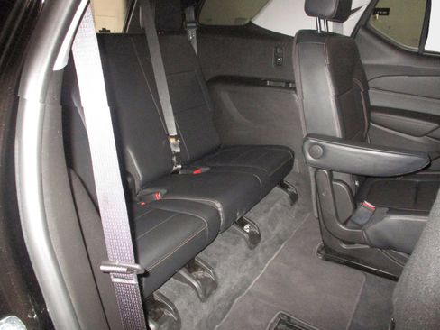 Used 2019 Chevrolet Traverse RS image 17