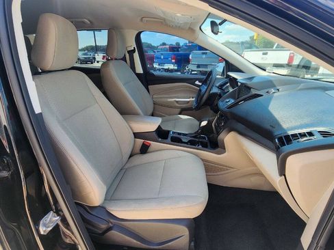 Used 2019 Ford Escape SE FWD image 17