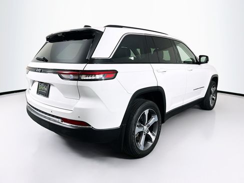 Used 2022 Jeep Grand Cherokee Limited 4xe w/ Luxury Tech Group II AWD/4WD image 9