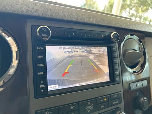 Used 2011 Ford F250 Lariat w/ Lariat Ultimate Pkg image 9