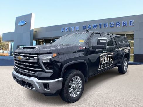 Used 2024 Chevrolet Silverado 2500 LTZ w/ LTZ Plus Package AWD/4WD image 3