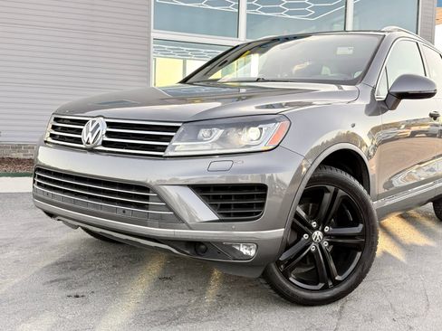 Used 2017 Volkswagen Touareg Wolfsburg Edition image 3