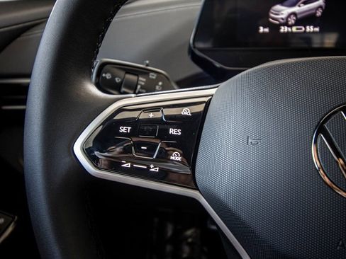 New 2025 Volkswagen ID.4 Pro image 31