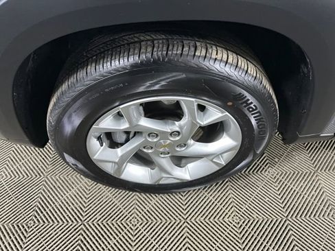 Used 2024 Chevrolet Trax LS w/ LS Convenience Package image 10