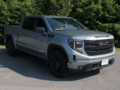 Used 2025 GMC Sierra 1500 Elevation w/ X31 Off-Road Package AWD/4WD image 3